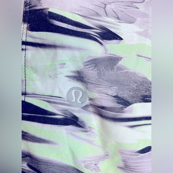Lululemon Athletica men’s Green and Black Athletic Shorts camouflage size S - Picture 6 of 8